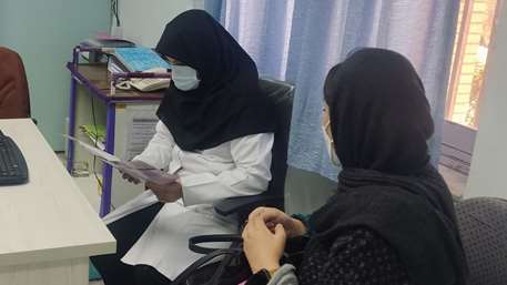  برگزاری کلاس آموزشی به مناسبت هفته ارتقاء آگاهی در بارداری در بیمارستان امیرالمومنین (ع)