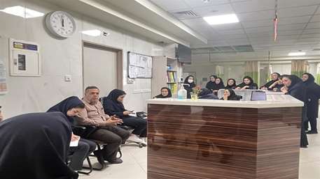  برگزاری راند آموزشی با موضوع تشنج در بخش اورژانس بیمارستان امیرالمومنین (ع) سمنان